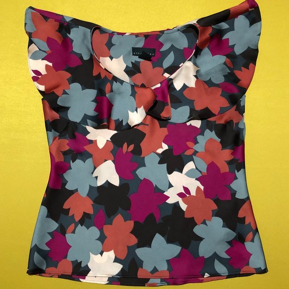 Attention Womens Sz S Ruffled Short Cap Sleeves Floral Light Top - Picture 1 of 6